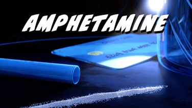 Röhrchen und eine Pulverlinie mit Schriftzug "Amphetamine"